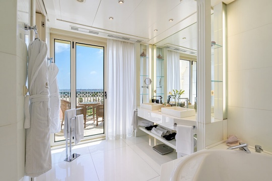 BAÑO SUITE MALVARROSA